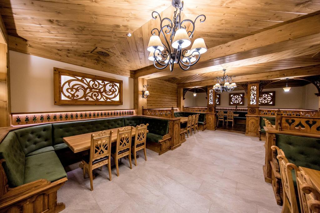 Resort Grand Stasinda Bal Sylwestrowy Animacje Impreza Integracyjna Dwa Posilki Bogaty Bufet Baseny Kregielnia Grota Sauny Squash Silownia Place Zabaw Widoki 1000mnpm Bukowina Tatrzańska