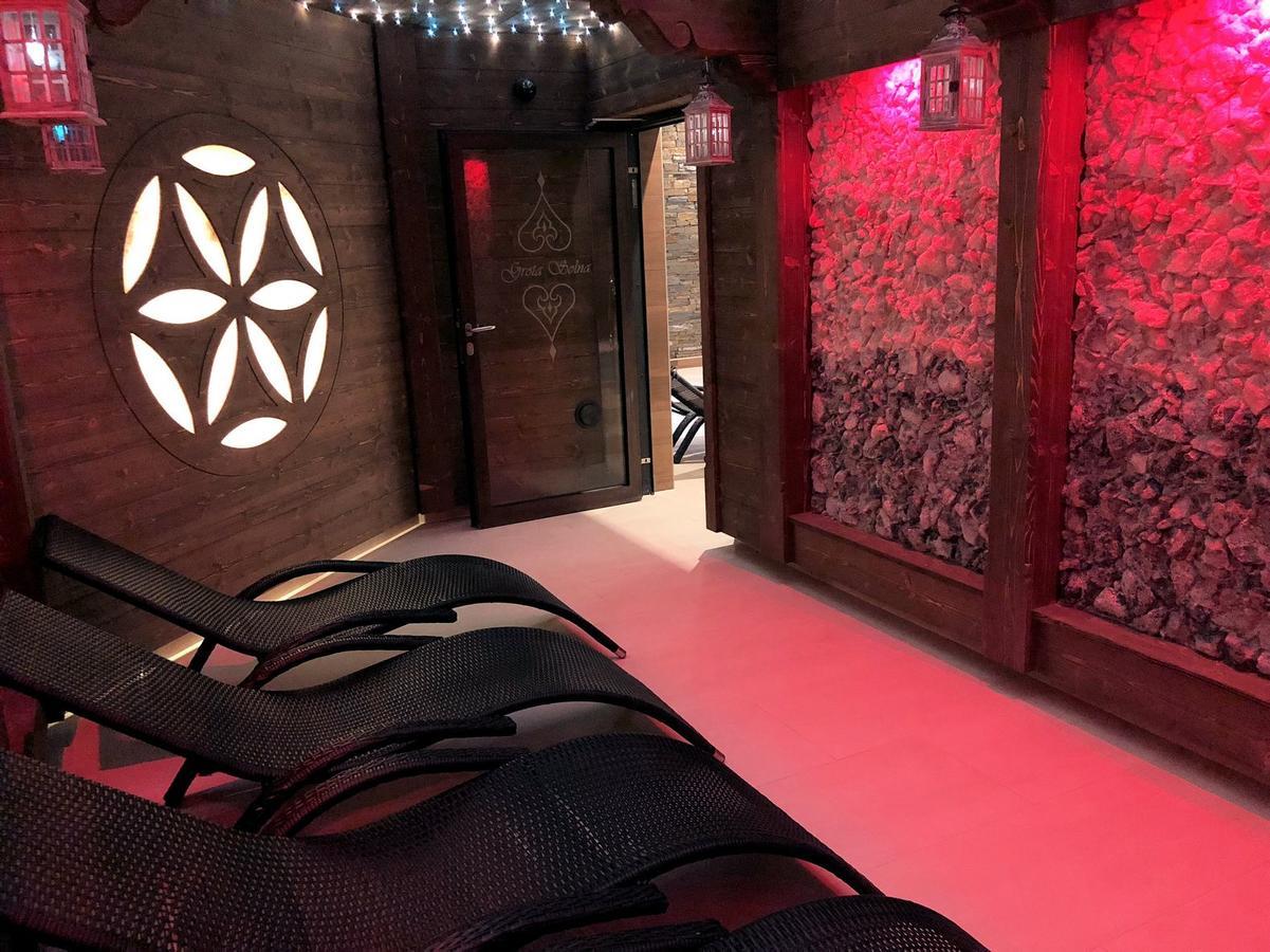 Grand Stasinda Bal Sylwestrowy Animacje Impreza Integracyjna Dwa Posilki Bogaty Bufet Baseny Kregielnia Grota Sauny Squash Silownia Place Zabaw Widoki 1000mnpm Resort 3*